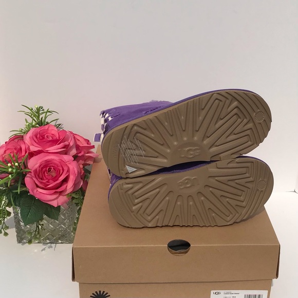 UGG Bailey Bow Striped Boots - Picture 6 of 8